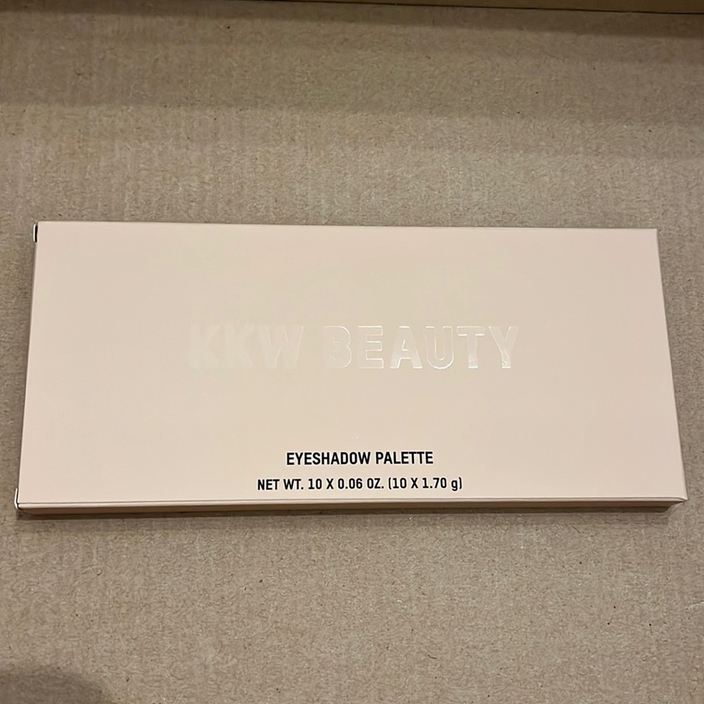 KKW beauty classic blossom eyeshadow palette